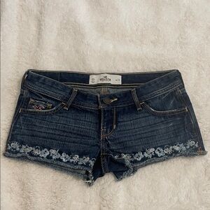 Hollister Denim Shorts Floral Trim Low Rise Summer Casual Shorts